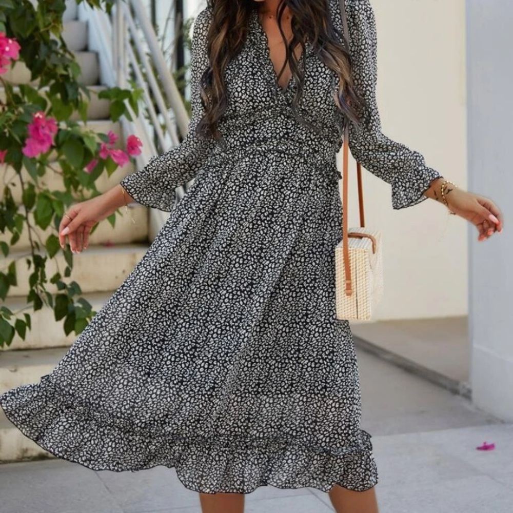 NWOT Large Black and white patterned dress